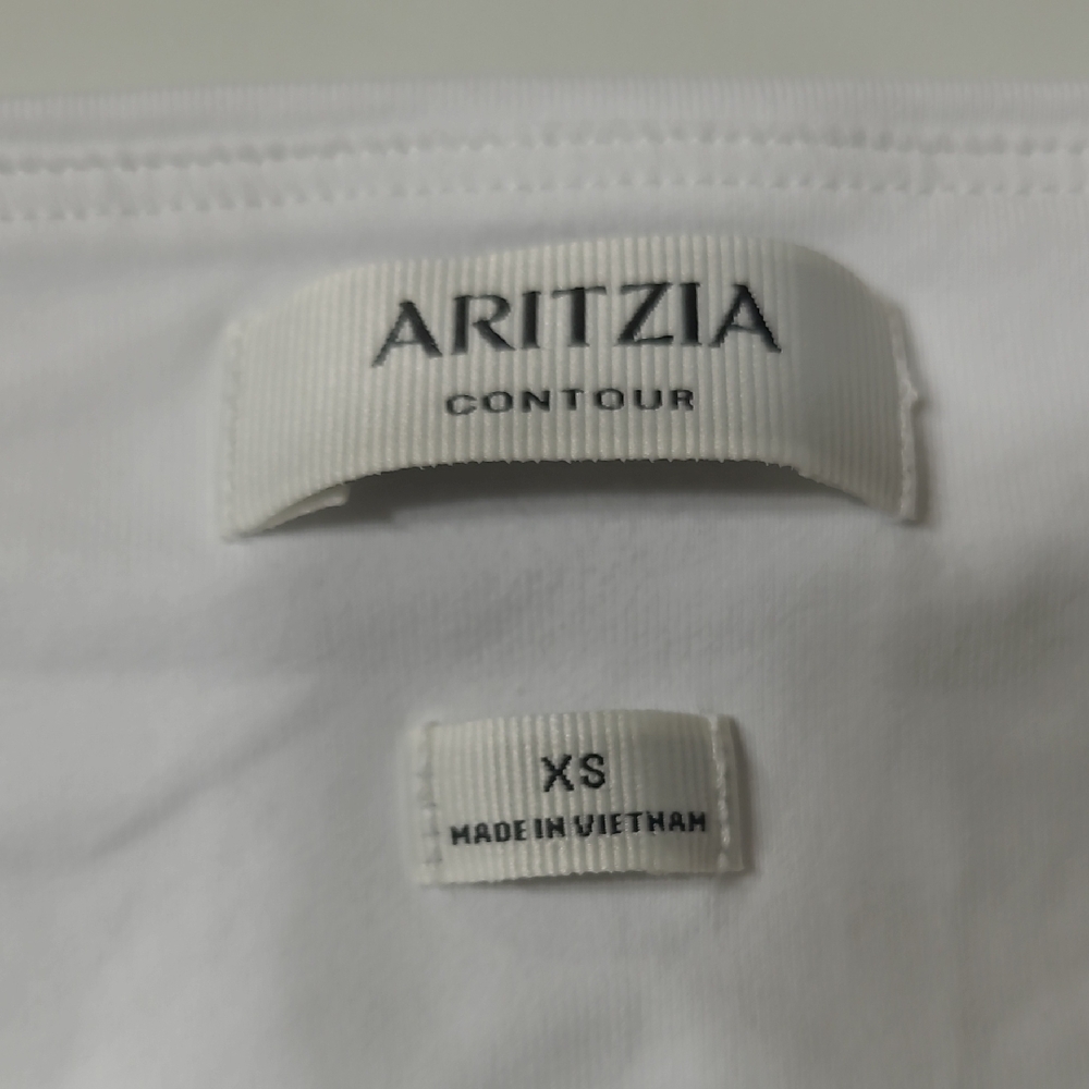 Aritzia Ravish Contour top - Picture 3 of 7